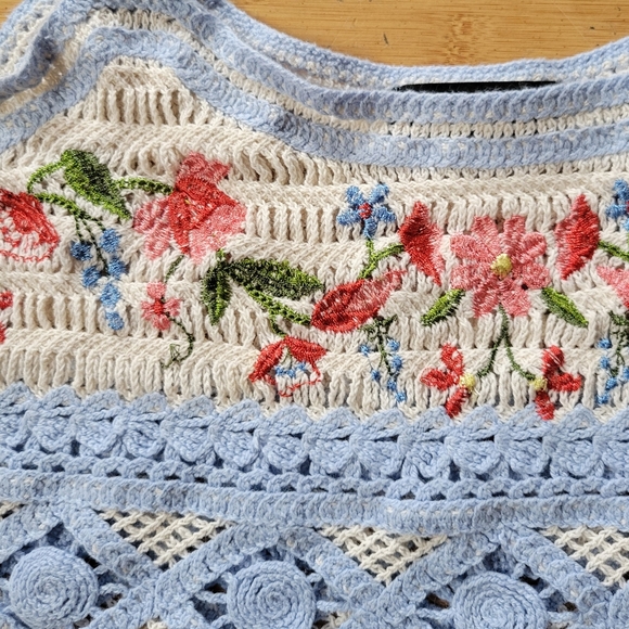Julia By Love Floral Crochet/Embroidered Cotton Blend Summer Crop Top - Picture 2 of 4
